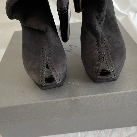 Brand New! YSL Yves Saint Laurent Gray Suede Tribute Boots 39 - Picture 3 of 9